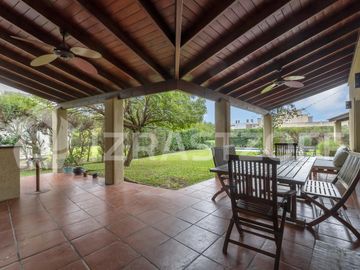 Casa en  Las Liebres  4 dormitorios