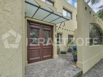 Casa en  Las Liebres  4 dormitorios