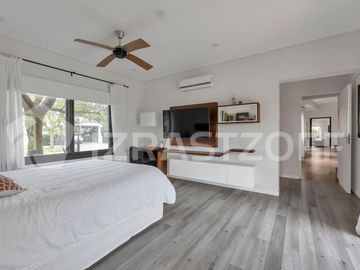 Casa en  Las Liebres  4 dormitorios