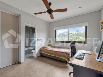 Casa en  Las Liebres  4 dormitorios