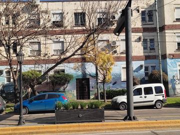 Departamento 4 ambientes sobre la av. Espora a Mts de divisoria