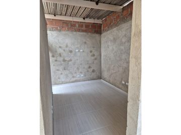 Se vende Casa de 3 plantas en Chapinero Sur, Palmira - Valle del cauca