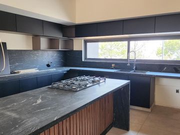 Casa en Venta en Club de Golf de Golf Altozano