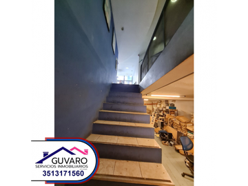 Se Vende Imponente Local en Alberdi de 2 Plantas