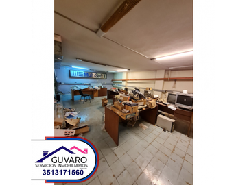 Se Vende Imponente Local en Alberdi de 2 Plantas