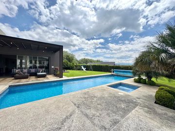 CASA DE VENTA EN CUMBAYA