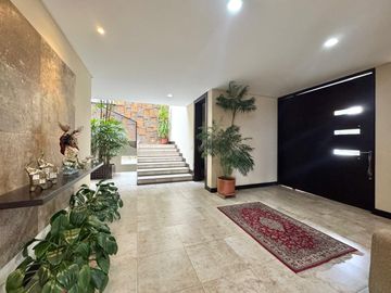 CASA DE VENTA EN CUMBAYA