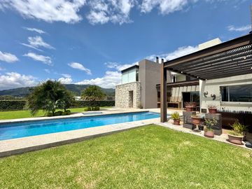 CASA DE VENTA EN CUMBAYA