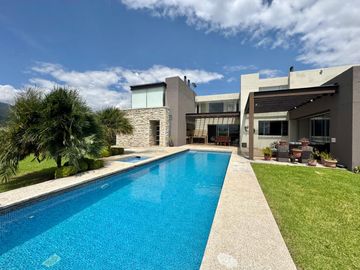 CASA DE VENTA EN CUMBAYA