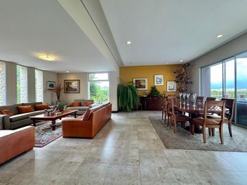 CASA DE VENTA EN CUMBAYA