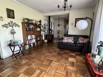 Casa en Venta en Cerca de Apumanque | Casa en Venta 4D3B | Las Condes | One Propiedades