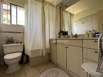 Casa en Venta en Cerca de Apumanque | Casa en Venta 4D3B | Las Condes | One Propiedades