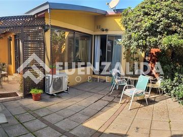Casa en Venta en Villa Santa Carolina