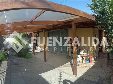 Casa en Venta en Villa Santa Carolina