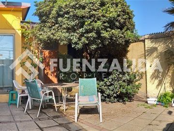 Casa en Venta en Villa Santa Carolina