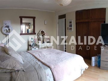 Casa en Venta en Villa Santa Carolina