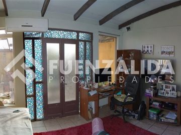 Casa en Venta en Villa Santa Carolina