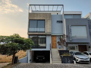 CASA EN VENTA EN VALLE IMPERIAL