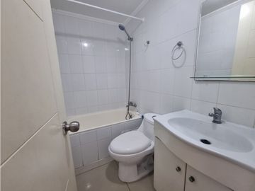 EN VENTA DPTO EN  OVIEDO CAVADA  2D 2B