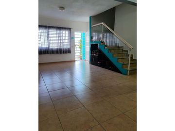 HERMOSA CASA EN COL. LOS TRABAJADORES