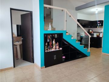 HERMOSA CASA EN COL. LOS TRABAJADORES