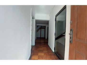 Amplia Casa Comercial en Providencia