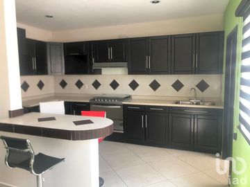 VENTA DE CASA EN FRACC. COLINAS DEL SALTITO