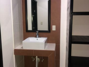 VENTA DE CASA EN FRACC. COLINAS DEL SALTITO