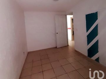 Departamento en Venta  en Col. Tenayo, planta baja, zotehuela privada