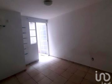 Departamento en Venta  en Col. Tenayo, planta baja, zotehuela privada