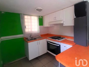 Departamento en Venta  en Col. Tenayo, planta baja, zotehuela privada
