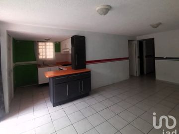 Departamento en Venta  en Col. Tenayo, planta baja, zotehuela privada