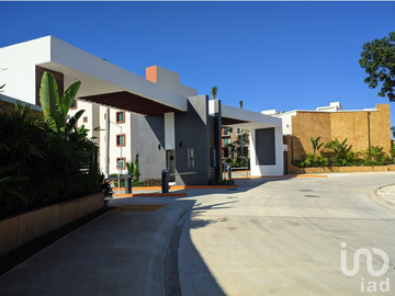 Departamento en Venta en Av. Huayacán Cancún, 2 recamaras, con Albercas y 12 Amenidades