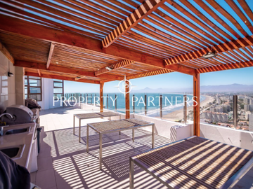 Departamento con una espectacular vista a la Bahía desde el piso 25