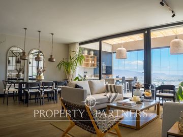 Espectacular casa amoblada construida y diseñada por profesionales en Cerro Grande