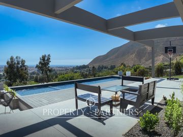 Espectacular casa amoblada construida y diseñada por profesionales en Cerro Grande