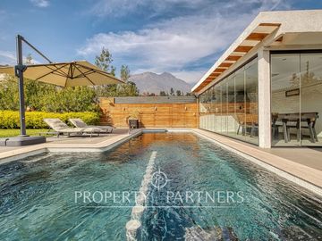 Preciosa casa mediterránea a la venta en La Reina