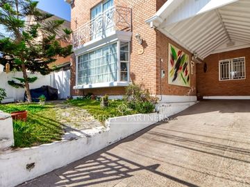 Venta casa amplia Parque Inglés