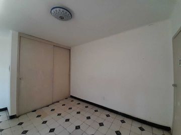 CASA EN VENTA, A PIE DE CALLE