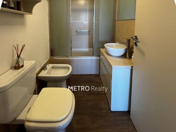 Departamento de 3 ambientes en Venta, con vista al lago central y pileta y amenities. ESCRITURADO.