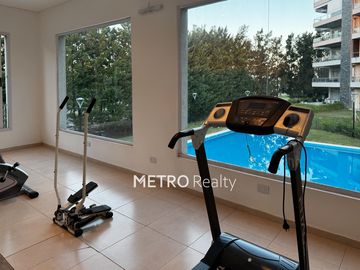 Departamento de 3 ambientes en Venta, con vista al lago central y pileta y amenities. ESCRITURADO.