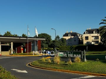 Departamento de 3 ambientes en Venta, con vista al lago central y pileta y amenities. ESCRITURADO.