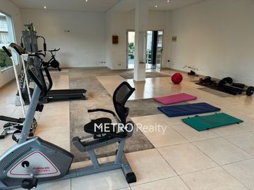 Departamento de 3 ambientes en Venta, con vista al lago central y pileta y amenities. ESCRITURADO.