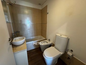 Departamento de 3 ambientes en Venta, con vista al lago central y pileta y amenities. ESCRITURADO.