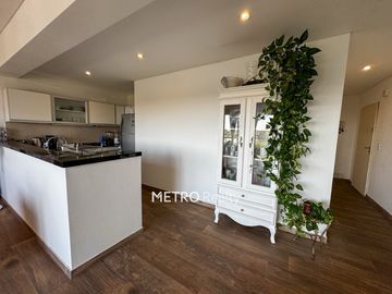 Departamento de 3 ambientes en Venta, con vista al lago central y pileta y amenities. ESCRITURADO.