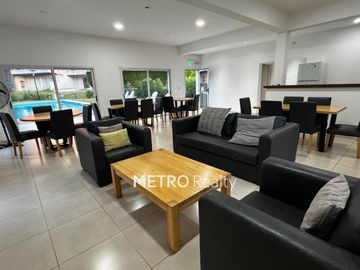 Departamento de 3 ambientes en Venta, con vista al lago central y pileta y amenities. ESCRITURADO.