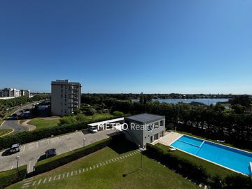 Departamento de 3 ambientes en Venta, con vista al lago central y pileta y amenities. ESCRITURADO.
