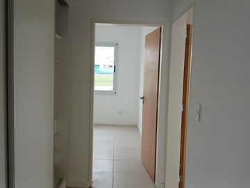 CASA A LA VENTA,  3 DORMITORIOS EN UNA PLANTA BARRIO CERRADO SAN PABLO