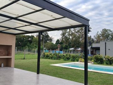 CASA A LA VENTA,  3 DORMITORIOS EN UNA PLANTA BARRIO CERRADO SAN PABLO