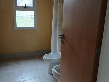 CASA A LA VENTA,  3 DORMITORIOS EN UNA PLANTA BARRIO CERRADO SAN PABLO